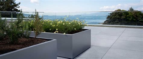 C3 Planters : Custom Commercial Metal Planters