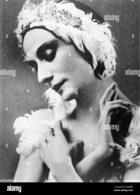 Anna pavlova, dying swan Black and White Stock Photos & Images - Alamy