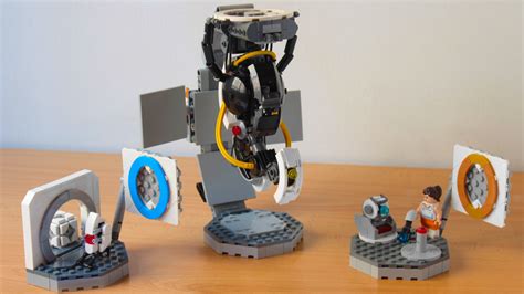 LEGO IDEAS - Portal 2 - GLaDOS vs Chell and Wheatley