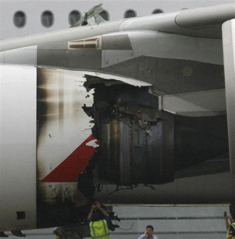 Photos – Qantas A380 Engine Failure – Flightstory.net – Aviation Blog