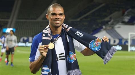 Pepe depende do FC Porto (e de si próprio) para bater RECORDE ... NA CHAMPIONS! - Portistas Oficial