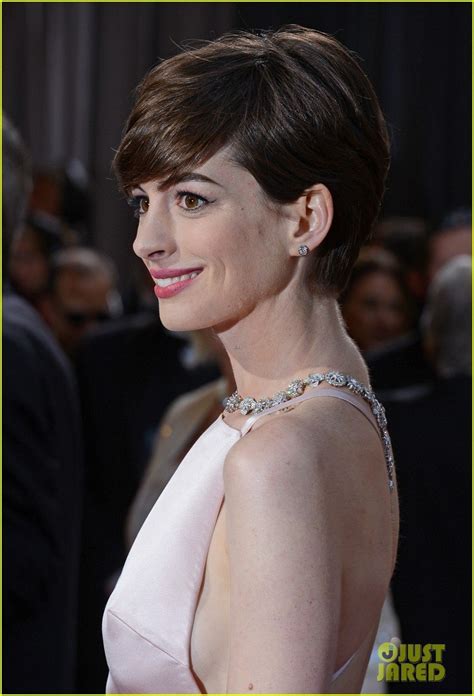 Anne Hathaway Wins Best Supporting Actress Oscar 2013: Photo 2819542 ...