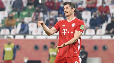 Robert Lewandowski moves into second on Bundesliga goal charts - Sports ...