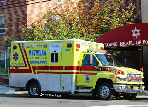 HATZOLAH VOLUNTEER AMBULANCE UNIT Q-01 | Scott Berliner | Flickr