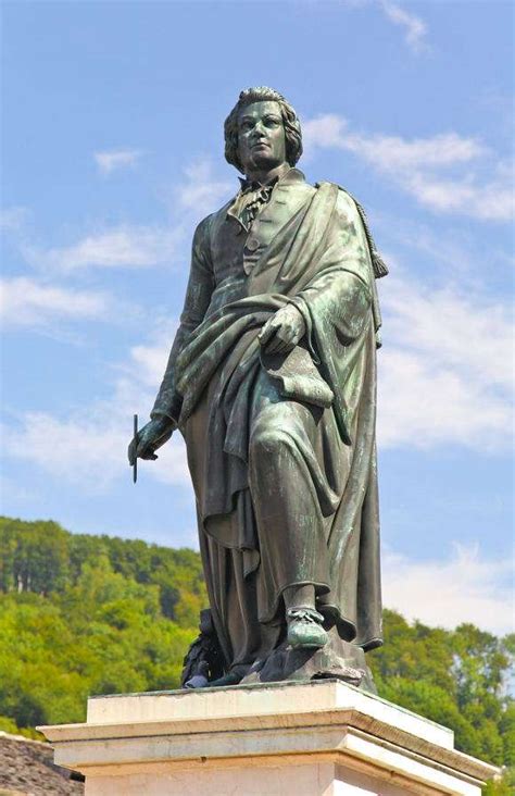 Mozart Statue in Salzburg (Austria) - ePuzzle photo puzzle