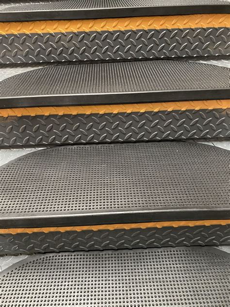 Rubber Stair Tread Heavy Duty Non-Slip Stair Pads, Outdoor & Indoor ...