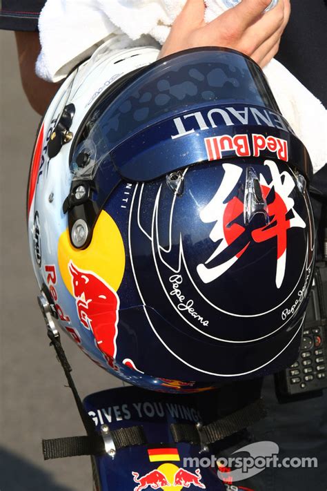 Sebastian Vettel, Red Bull Racing helmet at Japanese GP