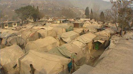 BBC News - Muzaffarabad earthquake survivors left out in the cold