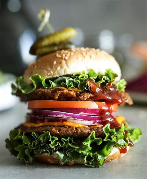 Vegan cheeseburger