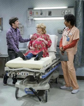 The Big Bang Theory, Melissa Rauch/Bernadette fake pregnant belly # ...