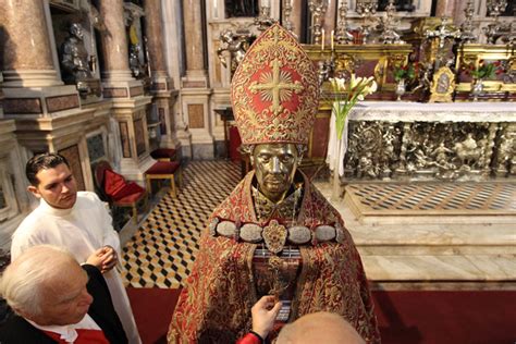 The Feast of San Gennaro in Naples: Waiting for the Miracle