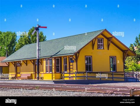 Vintage train station hi-res stock photography and images - Alamy