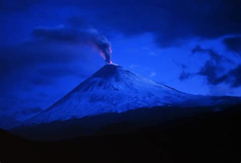 Volcano in Kamchatka Erupts After Killing 9 Last Summer » Explorersweb