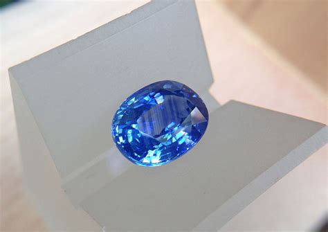 7.93 carats Natural Blue Sapphire from Sri Lanka - Thai Native Gems - Trustworthy Gemstone ...