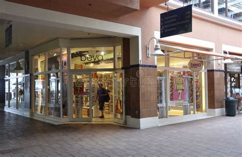 Miami,august 9th:Bayside Shopping Center Stores From Miami In Florida ...