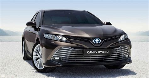 2020 Toyota Camry Hybrid is ₹93,000 Expensive than the BS4 Model