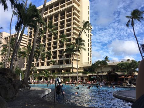 "Pool" Hilton Hawaiian Village Waikiki Beach Resort (Waikiki Beach) • HolidayCheck (Hawaii | USA)