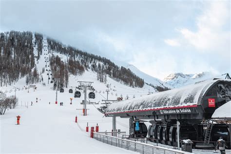 Ski pass prices in Val d'Isere | Save money on lift passes