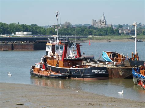 Tug boats on the river medway near Sun pier Chatham [shared] | Tug boats, Boat, Medway