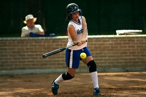 Differences Between Baseball And Softball 2024 [In-Depth]