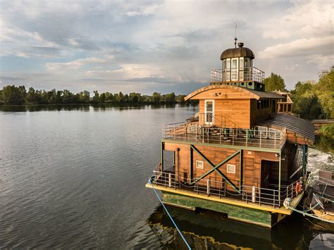 BARGE A BOAT HOUSE on Behance