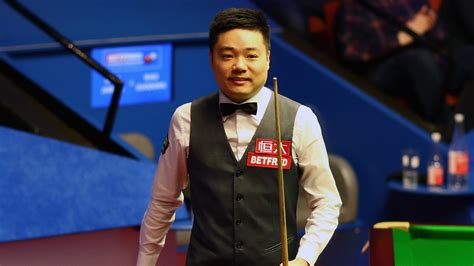 Ding Junhui survives scare, Neil Robertson romp, Murphy set for record win, Maguire escape ...