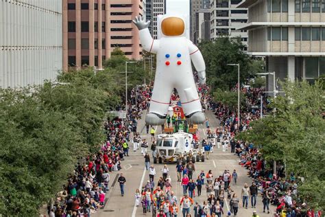 2019 H-E-B Thanksgiving Parade traffic guide: Downtown Houston roads ...