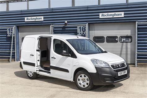 Peugeot Partner Electric L2 electric van review | Parkers