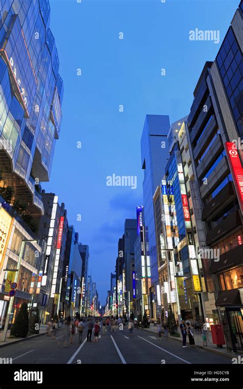 Ginza shopping district hi-res stock photography and images - Alamy