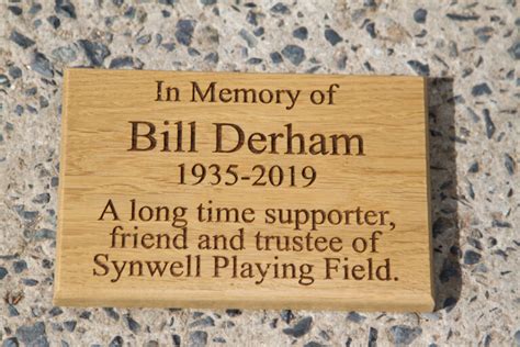 Wooden Memorials, Engraved Wooden Plaques | UK Memorials