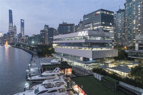 Galería de Museo de Arte Moderno de Shanghai / Atelier Deshaus - 6