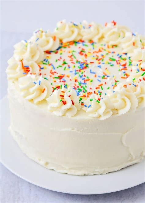 Vanilla Buttercream Frosting Recipe | Lil' Luna