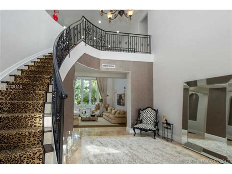 990 Florida 6 Bedroom Homes For Sale