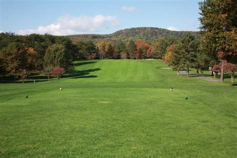 WOODS GOLF COURSE PRO SHOP - Updated November 2024 - Hedgesville, West ...