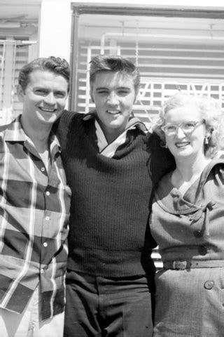 Elvis At Sun Recording Studio - Elvis Presley Photo (41602949) - Fanpop