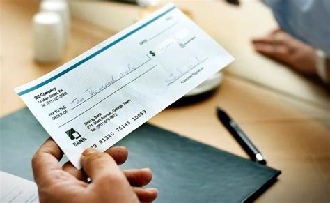 How to Write a Cheque in India? (The Right Way)