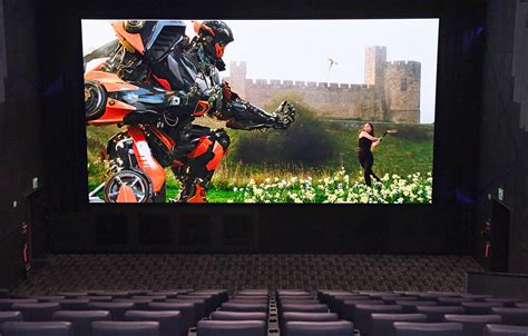 Samsung made a giant 34-foot LED TV for movie theaters