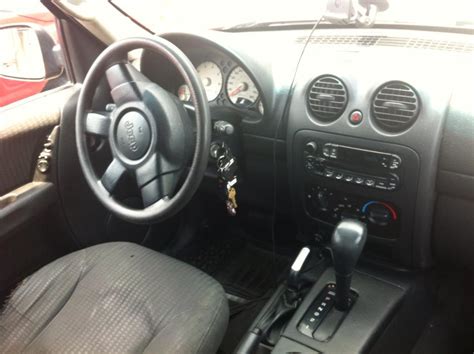 Jeep liberty 2002 interior