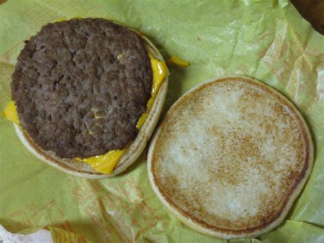 Review: McDonald's - Cheeseburger