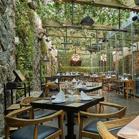 REVISTA DE FIM DE SEMANA in 2020 (With images) | Outdoor restaurant, Restaurant patio, Cafe ...