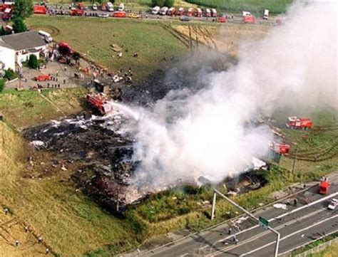 #OnThisDay in 2000, Air France Flight 4590 (Concorde) crashes in ...