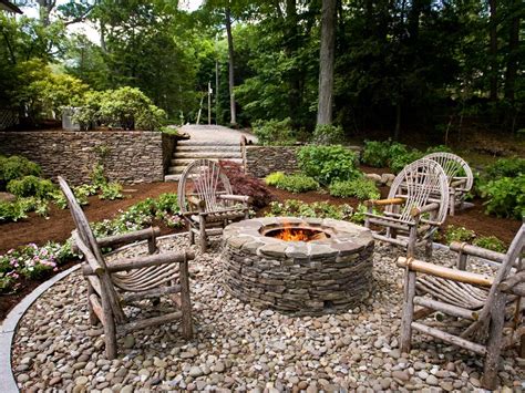 DIY Backyard Fire Pit Ideas + All the Accessories You’ll Need | DIY ...