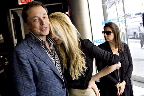 Elon Musk Wife / Elon Musk S Wife Files To Divorce Billionaire Mogul ...