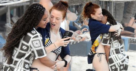 Alex Scott and girlfriend Jess Glynne cuddle up on balmy beach holiday | Metro News