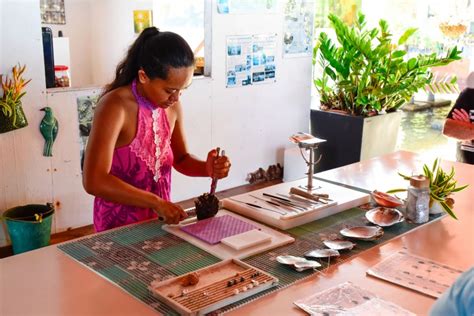 A Writer Shares What It’s Like to Go Pearl Diving in Tahiti - Coveteur