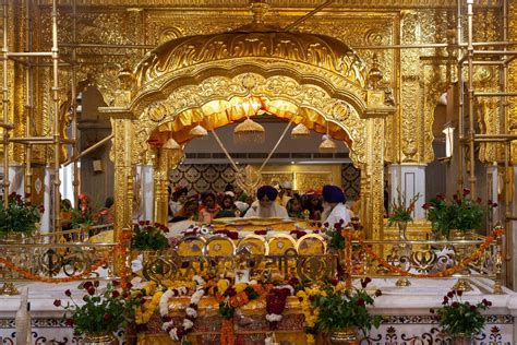 Sri Bangla Sahib Gurudwara Sikh Temple interior in New Delhi, India ...