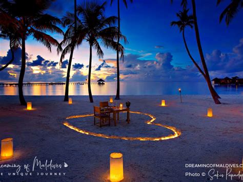 Beautiful photos of romantic sunset beach dinners in Maldives