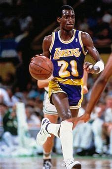 Michael Cooper of the Los Angeles Lakers dribbles circa 1987 at the... | Los angeles lakers ...