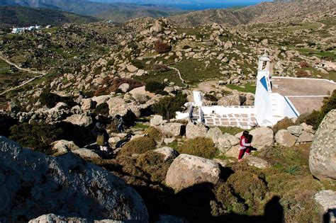 Hiking Tinos Stones - Mamakita.gr