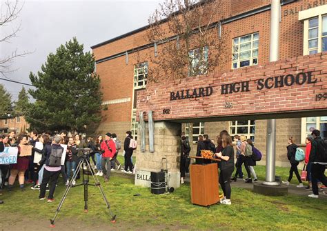 Ballard High students join Governor Inslee in National School Walkout – My Ballard